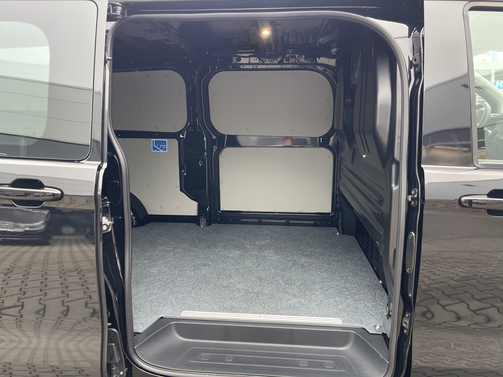 T7 Transporter Kasten LR 2.0 TDI 4 Motion Navi Kamera ACC AHK