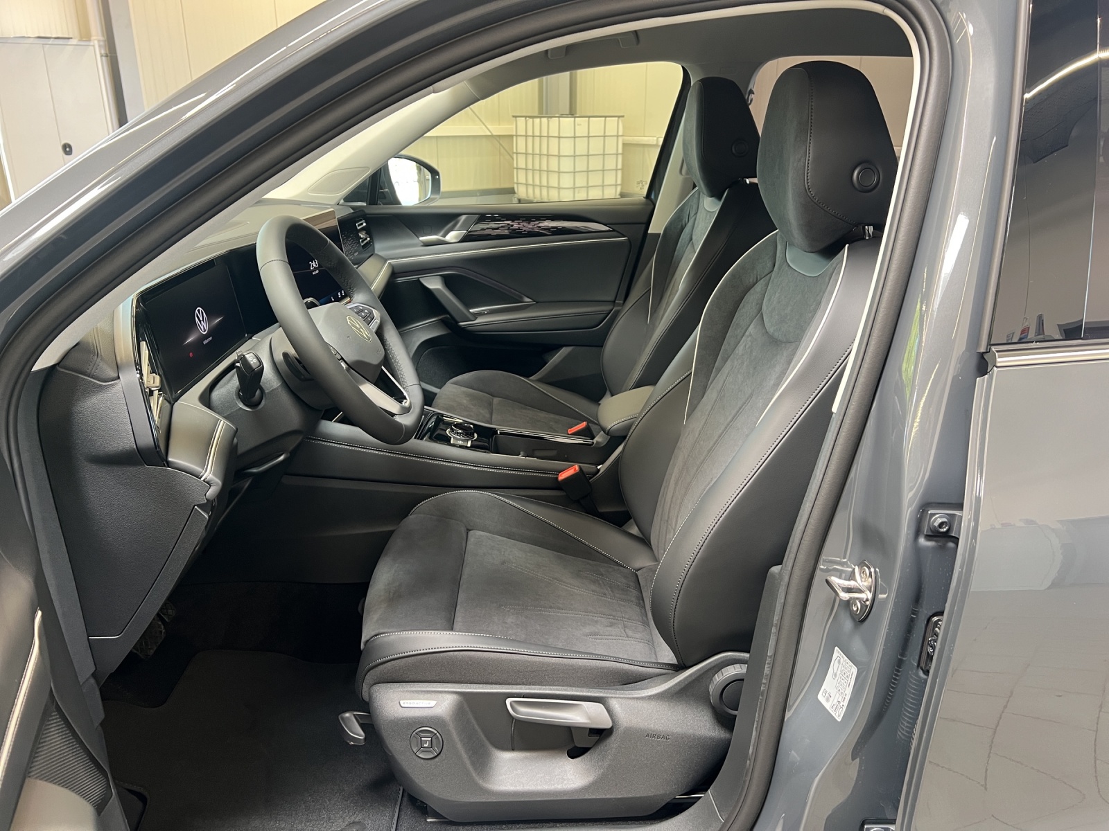 Tiguan TDI DSG Elegance IQ-Light AHK Navi TravelAssist Kamera