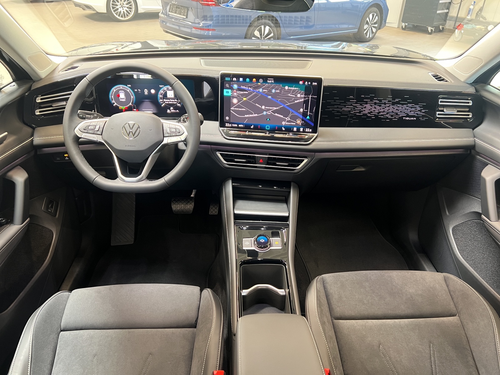 Tiguan TDI DSG Elegance IQ-Light AHK Navi TravelAssist Kamera