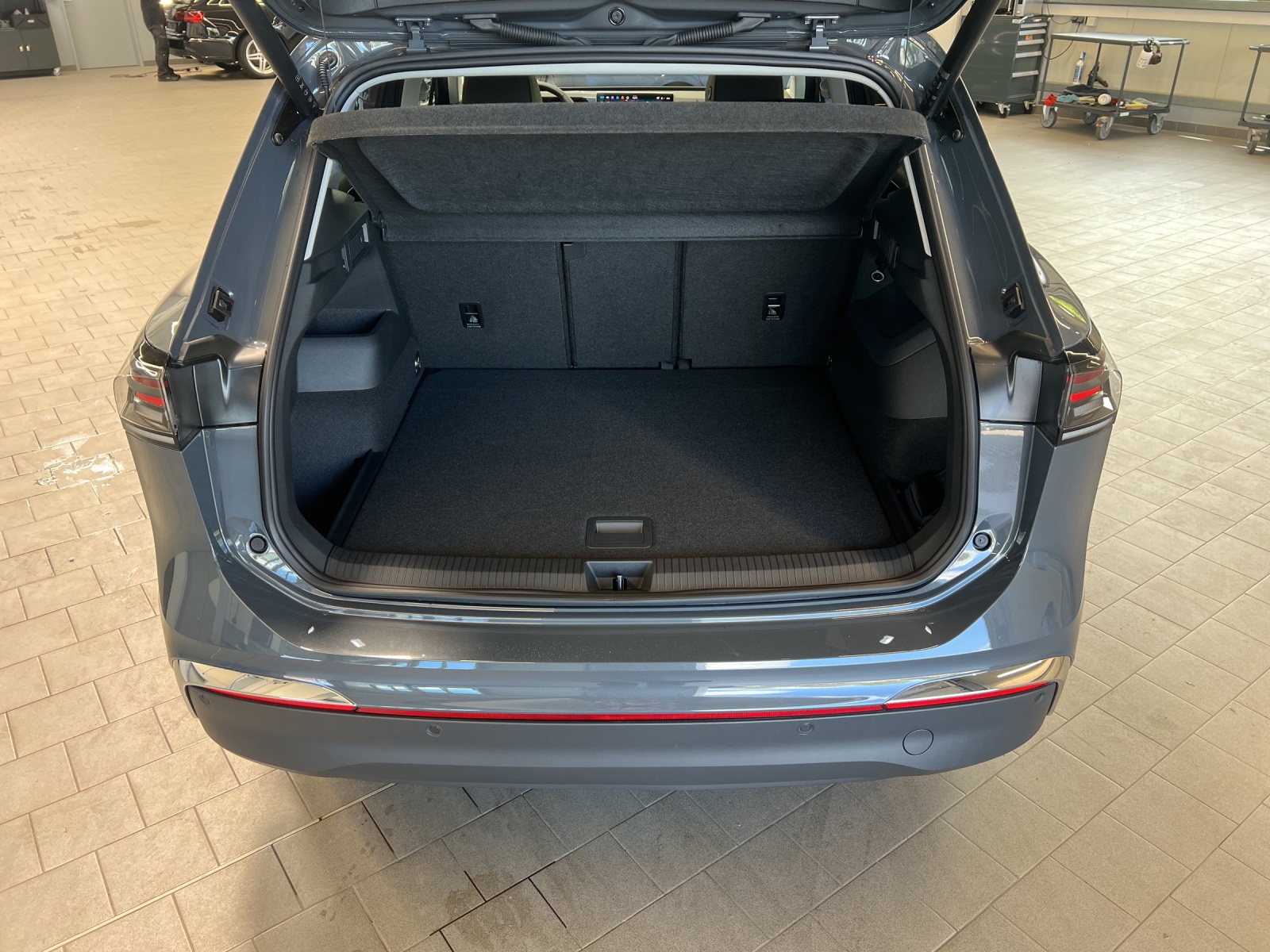Tiguan TDI DSG Elegance IQ-Light AHK Navi TravelAssist Kamera
