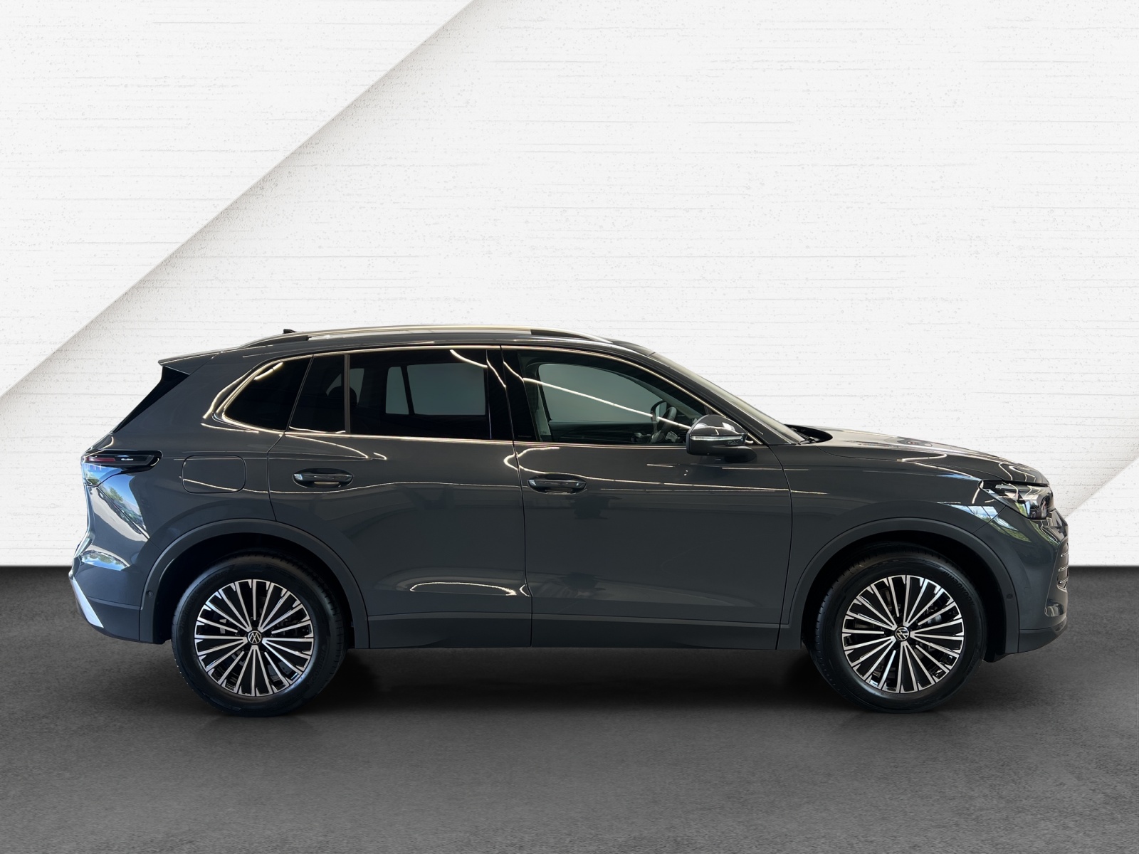 Tiguan TDI DSG Elegance IQ-Light AHK Navi TravelAssist Kamera