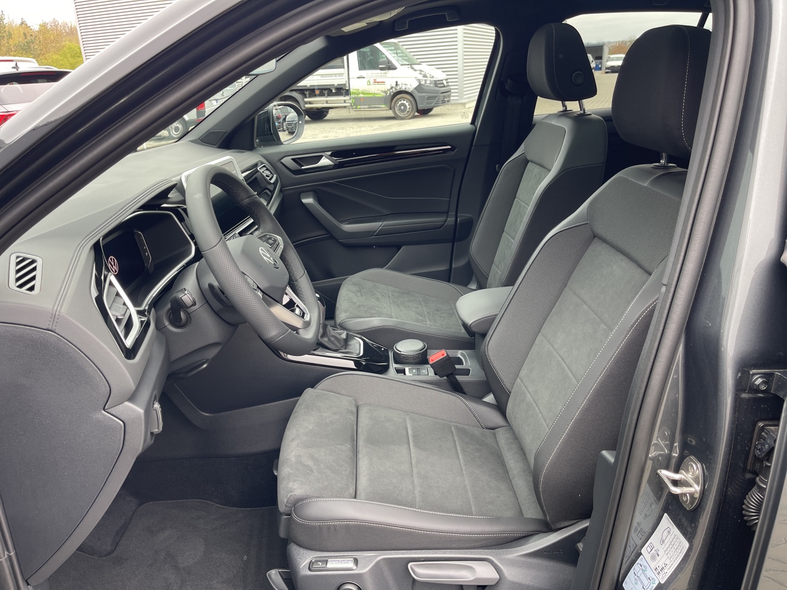 T-Roc TSI DSG R-Line IQ-Light AHK Panodach