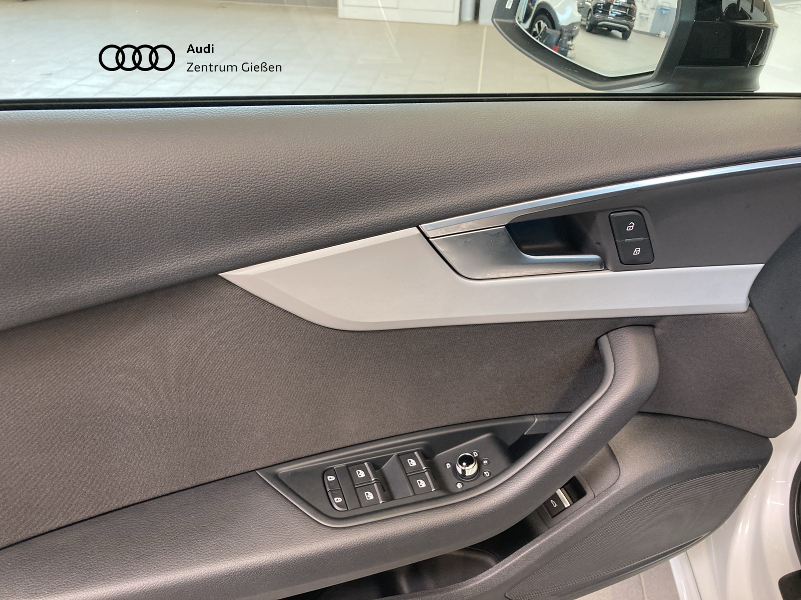 A4 Avant 40 TDI S-tronic S line Black Assistenzpaket Navi LED