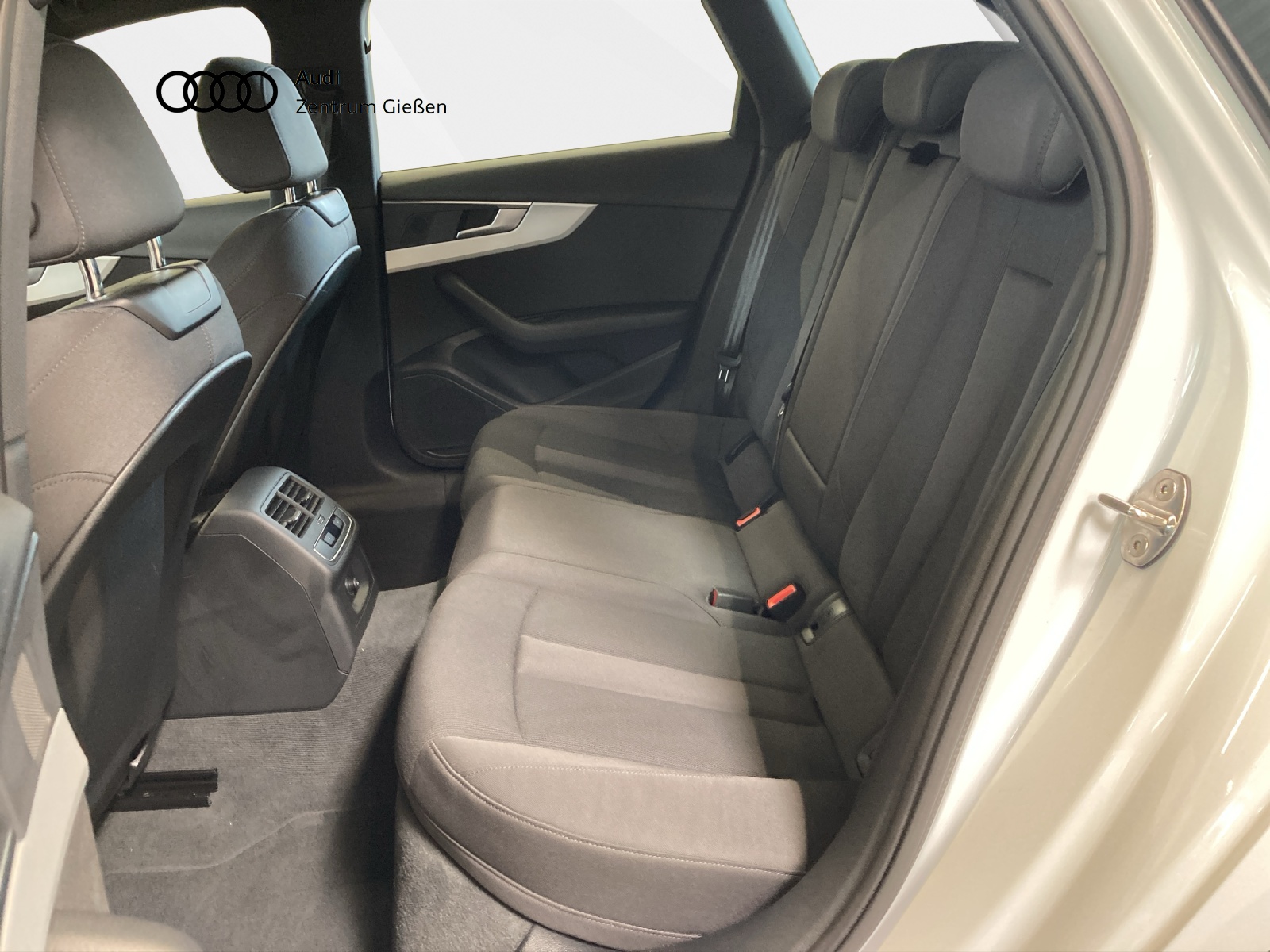 A4 Avant 40 TDI S-tronic S line Black Assistenzpaket Navi LED