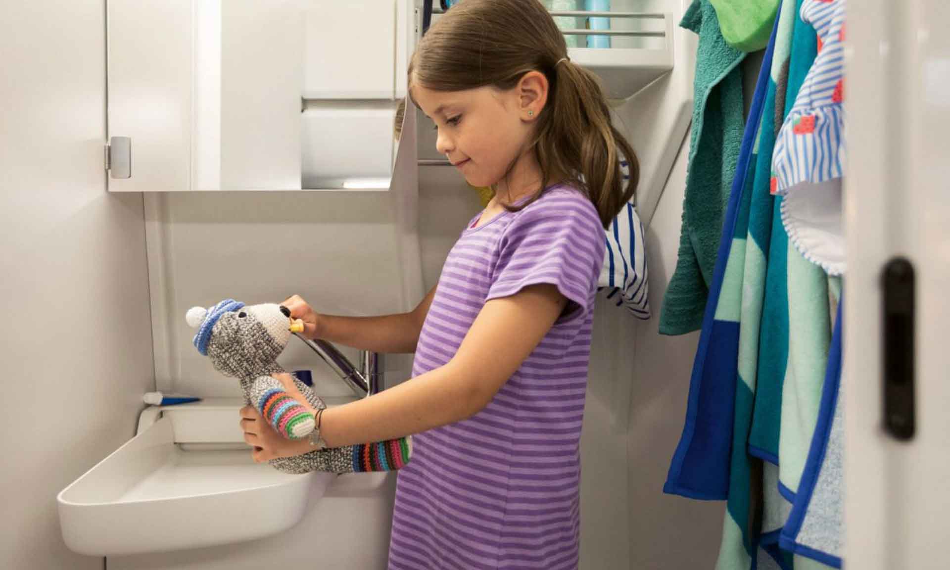 ca1417-vw-california-sleeping-comfort-california-ocean-hfs